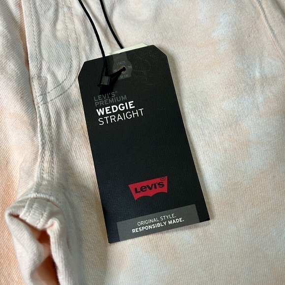 LEVI’S PREMIUM WEDGIE STRAIGHT FIT WOMEN'S JEANS- in the peach (size 24x28) - Picture 6 of 8